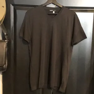 Hrst V-Neck T-Shirt Black HRTS212301