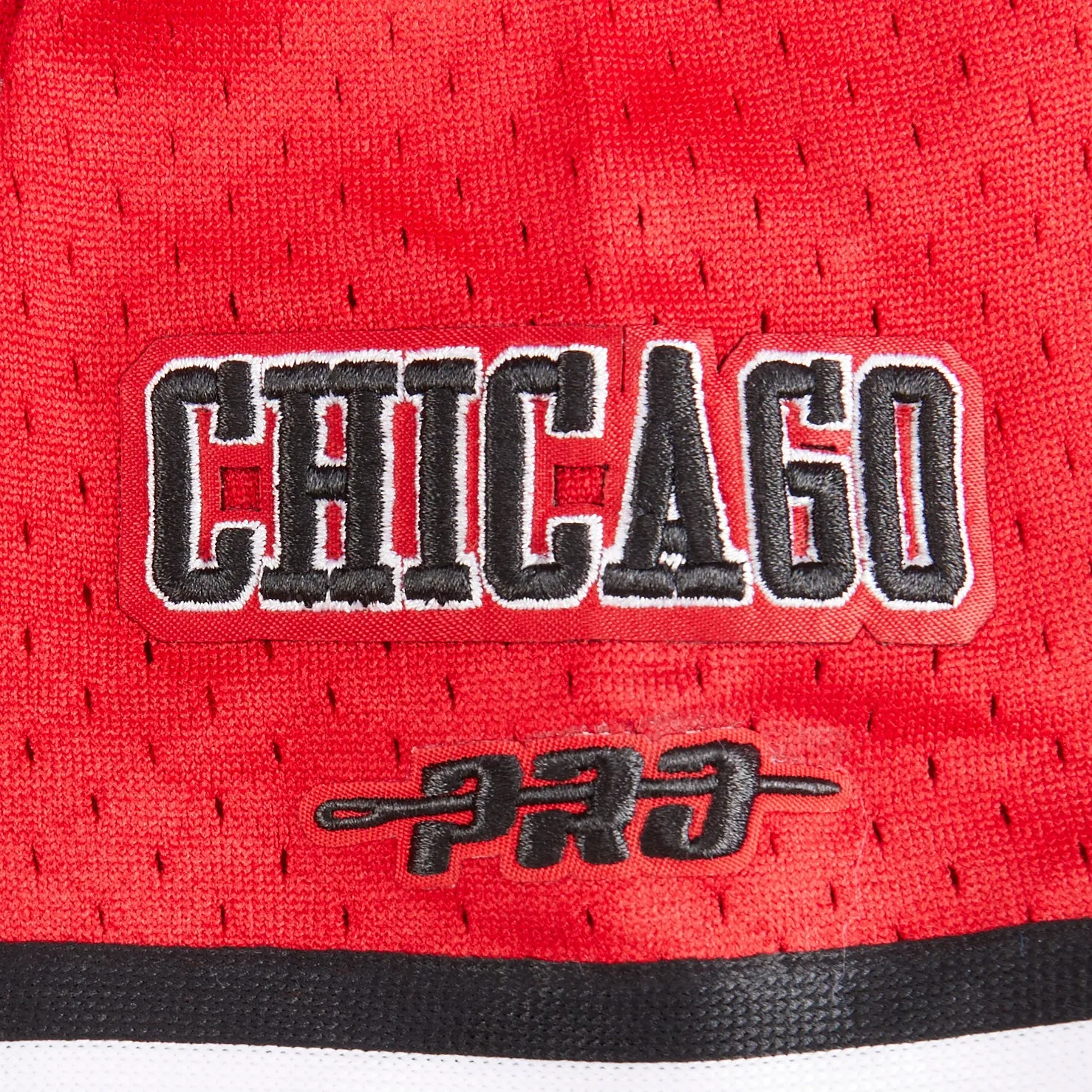 NBA CHICAGO BULLS CLASSIC TODDLER BOYS MESH BUTTON DOWN SHIRT (RED/BLACK)